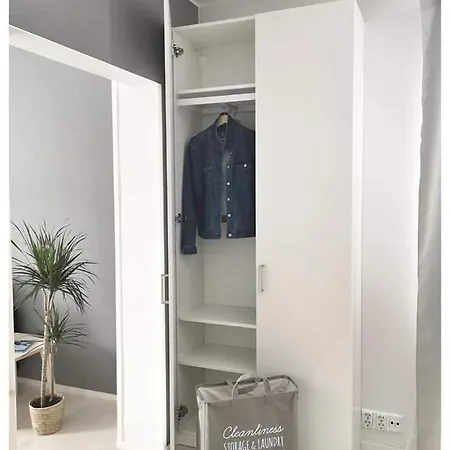 Gallen-kallelankatu 5 アパート ポリ